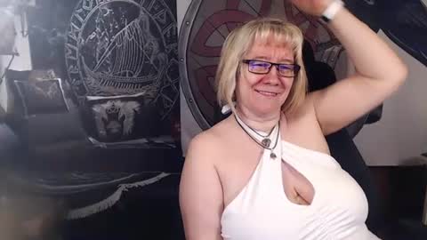 Michelle online show from February 2, 2025, 3:28 pm