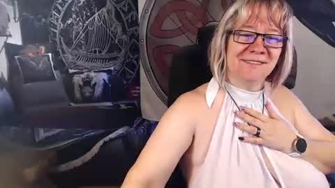 Michelle online show from September 17, 2025, 6:37 am