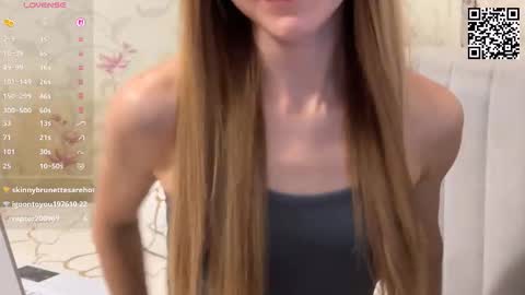 Louise and Mark online show from December 4, 2025, 7:44 pm