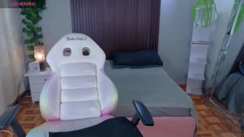 Snapshot of kloe_cooper chatting on September 29, 2025, 8:02 pm kloe_cooper online show from September 29, 2025, 8:02 pm