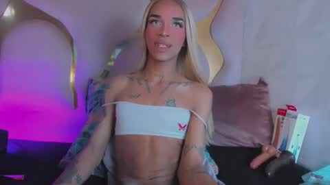 Kloe online show from April 18, 2026, 8:09 pm