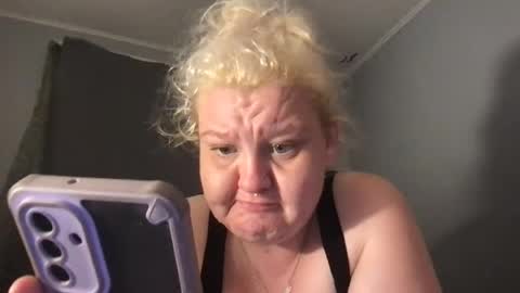 kmarie1196 online show from August 4, 2026, 4:53 pm