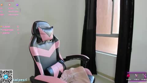 Camila Reyes online show from November 7, 2025, 3:01 pm