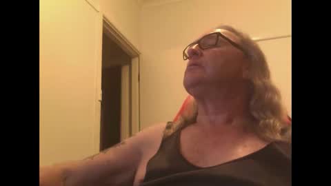 Snapshot of knobout chatting on October 22, 2025, 10:15 am knobout online show from October 22, 2025, 10:15 am