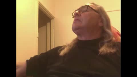 Snapshot of knobout chatting on October 27, 2025, 8:18 am knobout online show from October 27, 2025, 8:18 am