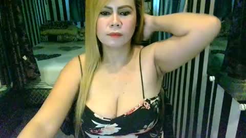 Knows Everything online show from November 12, 2025, 11:58 pm