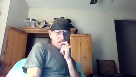 Snapshot of kodiakpm1 chatting on December 22, 2024, 3:55 am kodiakpm1 online show from December 22, 2024, 3:55 am