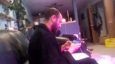 A Dick Ting online show from December 17, 2024, 7:29 am