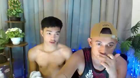 kopikobrownxx online show from April 12, 2026, 7:08 pm