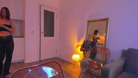 kossie_ online show from February 8, 2025, 12:06 pm