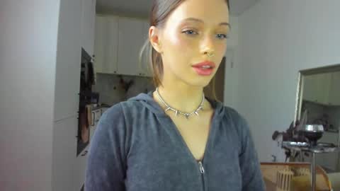 kossie_ online show from February 13, 2025, 3:24 pm