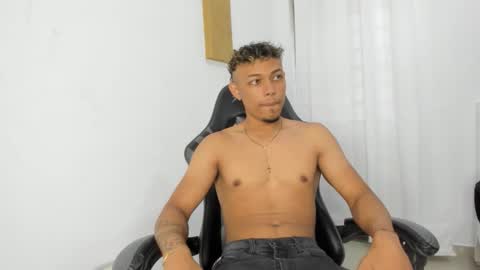 Snapshot of kotty_mcklein chatting on November 23, 2025, 12:05 pm Kotty Mc Klein online show from November 23, 2025, 12:05 pm