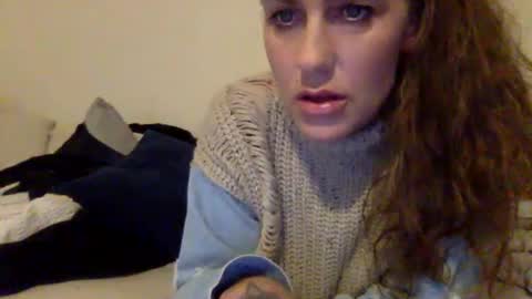 koyoteej online show from February 6, 2025, 1:16 am