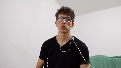 Facu online show from February 27, 2025, 1:17 pm