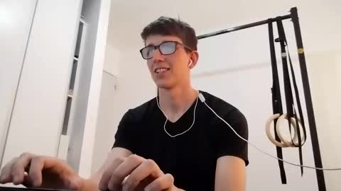 Facu online show from November 26, 2025, 9:16 pm