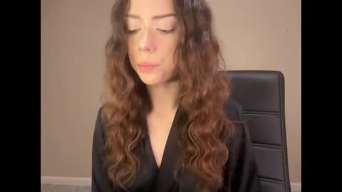 kr3amykay online show from March 28, 2026, 3:50 am