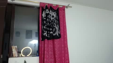 kratos_and_afrodita online show from December 18, 2025, 12:27 am