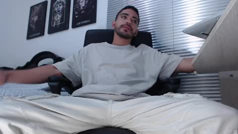 kratoswolf online show from April 5, 2026, 5:32 pm