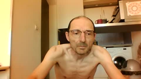 Snapshot of kratsinas chatting on June 13, 2026, 12:25 pm StephOne online show from June 13, 2026, 12:25 pm
