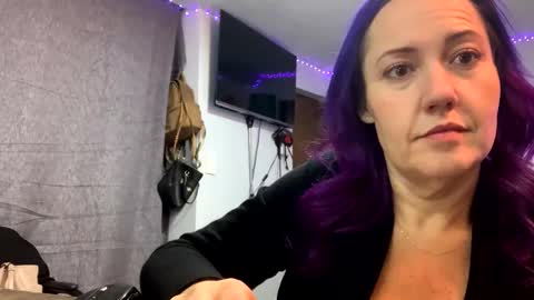 kreamyk420 online show from December 17, 2025, 8:31 am