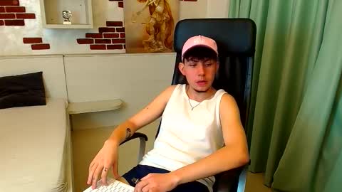 KrewVaughn online show from October 15, 2025, 5:18 am