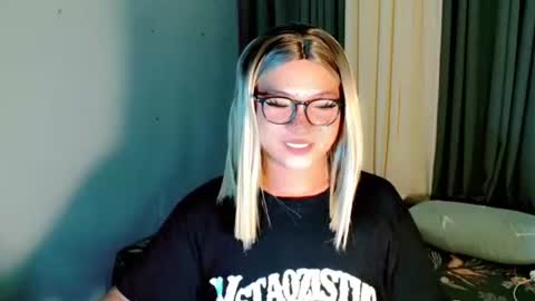 krezikeed online show from May 18, 2026, 3:51 pm
