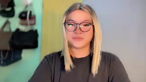 krezikeed online show from May 28, 2026, 12:19 am