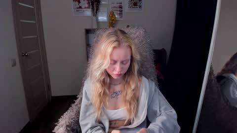 kris_grant online show from November 29, 2025, 10:40 am