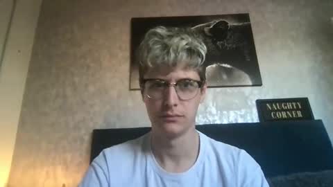 Snapshot of krisl77 chatting on March 30, 2026, 2:29 pm krisl77 online show from March 30, 2026, 2:29 pm