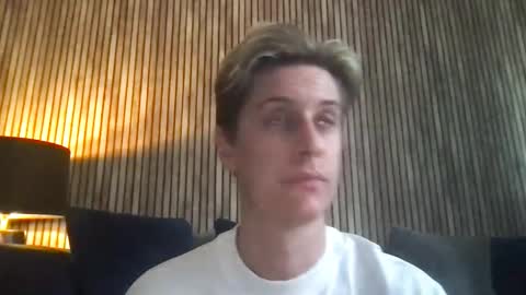 Snapshot of krisl77 chatting on April 7, 2026, 4:40 pm krisl77 online show from April 7, 2026, 4:40 pm