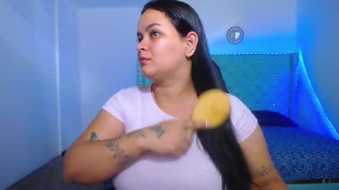 kriss_sweetboobs online show from January 10, 2025, 11:00 am