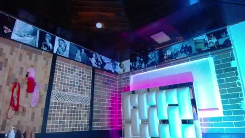 kriss_sweetboobs online show from April 5, 2026, 11:40 am