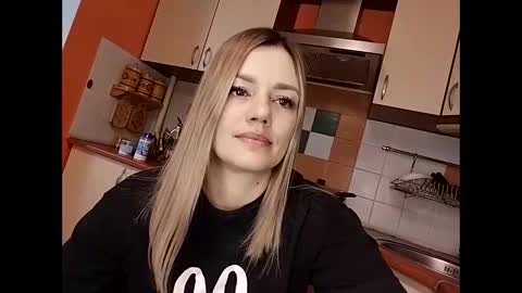 Snapshot of krisssexi chatting on February 7, 2025, 4:37 am KrissSexi online show from February 7, 2025, 4:37 am