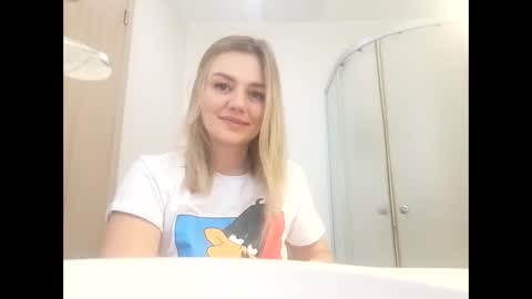 Snapshot of krisssexi chatting on February 14, 2025, 8:59 pm KrissSexi online show from February 14, 2025, 8:59 pm