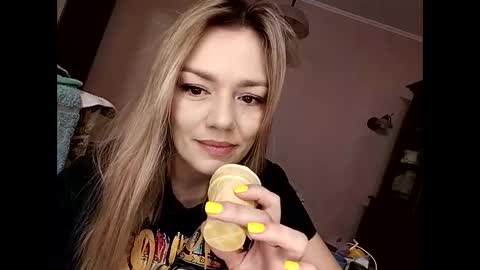 Snapshot of krisssexi chatting on February 21, 2025, 5:24 am KrissSexi online show from February 21, 2025, 5:24 am