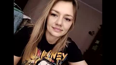 Snapshot of krisssexi chatting on February 21, 2025, 1:44 pm KrissSexi online show from February 21, 2025, 1:44 pm