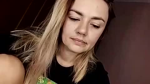 Snapshot of krisssexi chatting on September 17, 2025, 4:36 am KrissSexi online show from September 17, 2025, 4:36 am