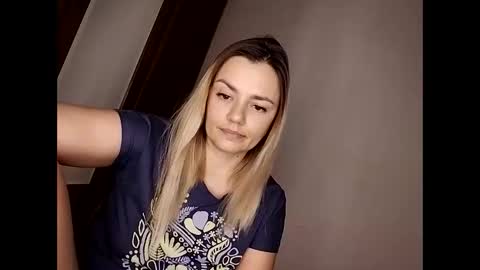 KrissSexi online show from November 6, 2025, 3:46 pm