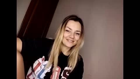 KrissSexi online show from November 15, 2025, 6:59 pm