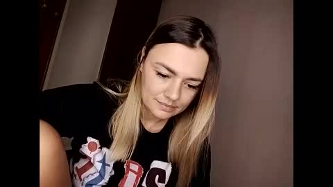 KrissSexi online show from November 17, 2025, 11:38 am