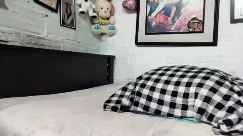 Snapshot of krisstal703358 chatting on October 20, 2025, 5:24 pm krisstal703358 online show from October 20, 2025, 5:24 pm