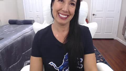 Krissy online show from October 5, 2025, 2:26 pm