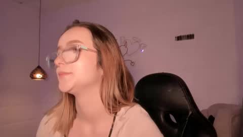 kristal online show from September 21, 2025, 3:02 pm