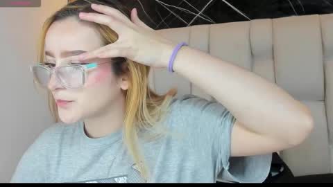 kristal online show from November 12, 2025, 1:11 pm