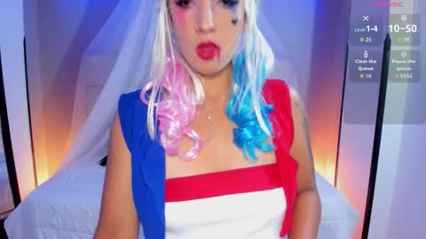 Kristen online show from November 18, 2025, 4:55 pm