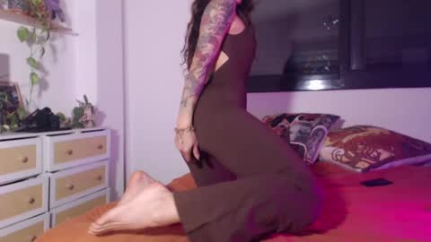 Snapshot of kristenwylde chatting on March 4, 2025, 6:39 pm Kristen Wylde - online show from March 4, 2025, 6:39 pm