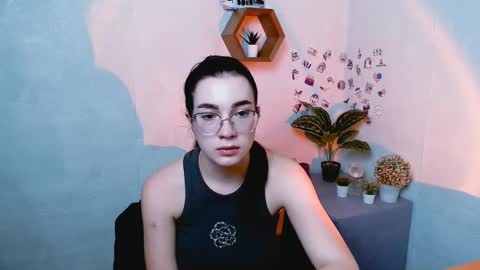 Kristen online show from September 19, 2025, 11:44 am