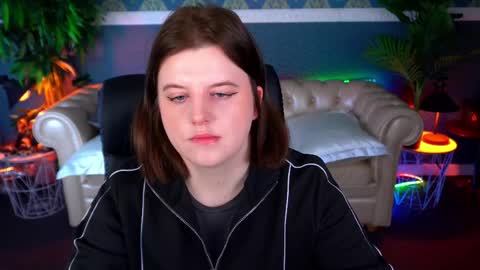 kristifoxy online show from April 12, 2026, 5:12 am