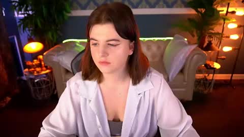 Snapshot of kristifoxy chatting on June 15, 2026, 12:18 pm kristifoxy online show from June 15, 2026, 12:18 pm
