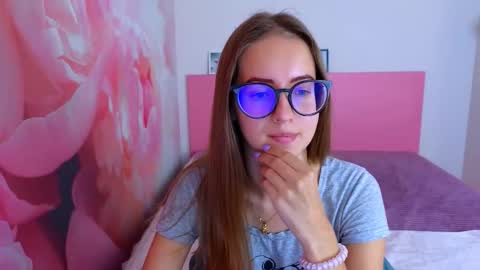 Kristina Adel online show from October 22, 2025, 6:46 am